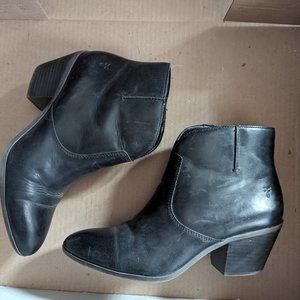 Frye Jennifer Bootie